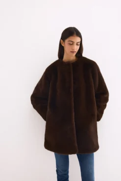 Sobretudo de faux-fur