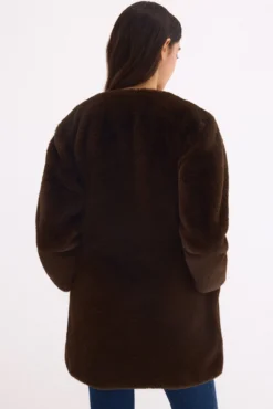 Sobretudo de faux-fur