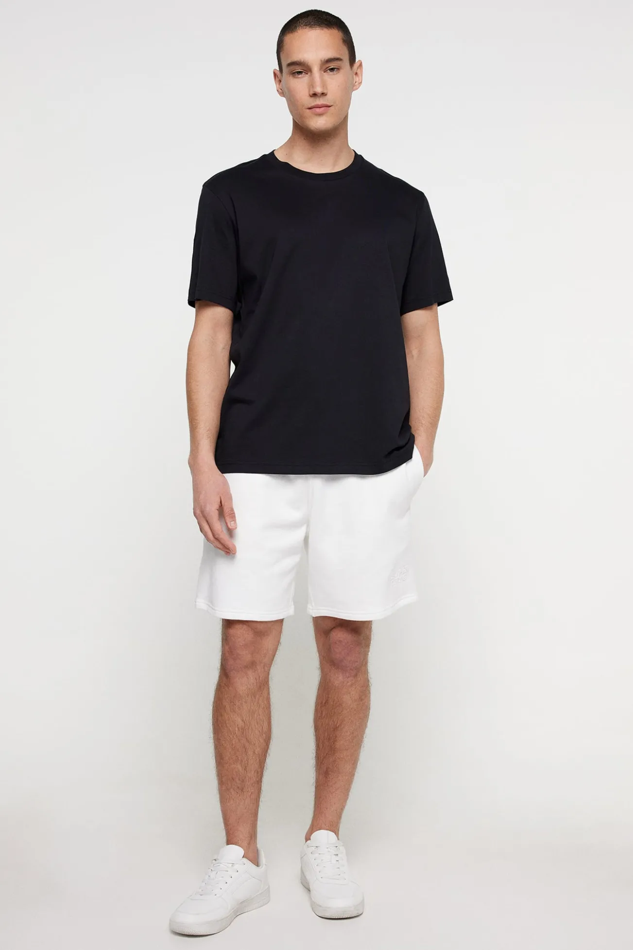 SPORTSWEAR EMBOSS LOOSE SHORT