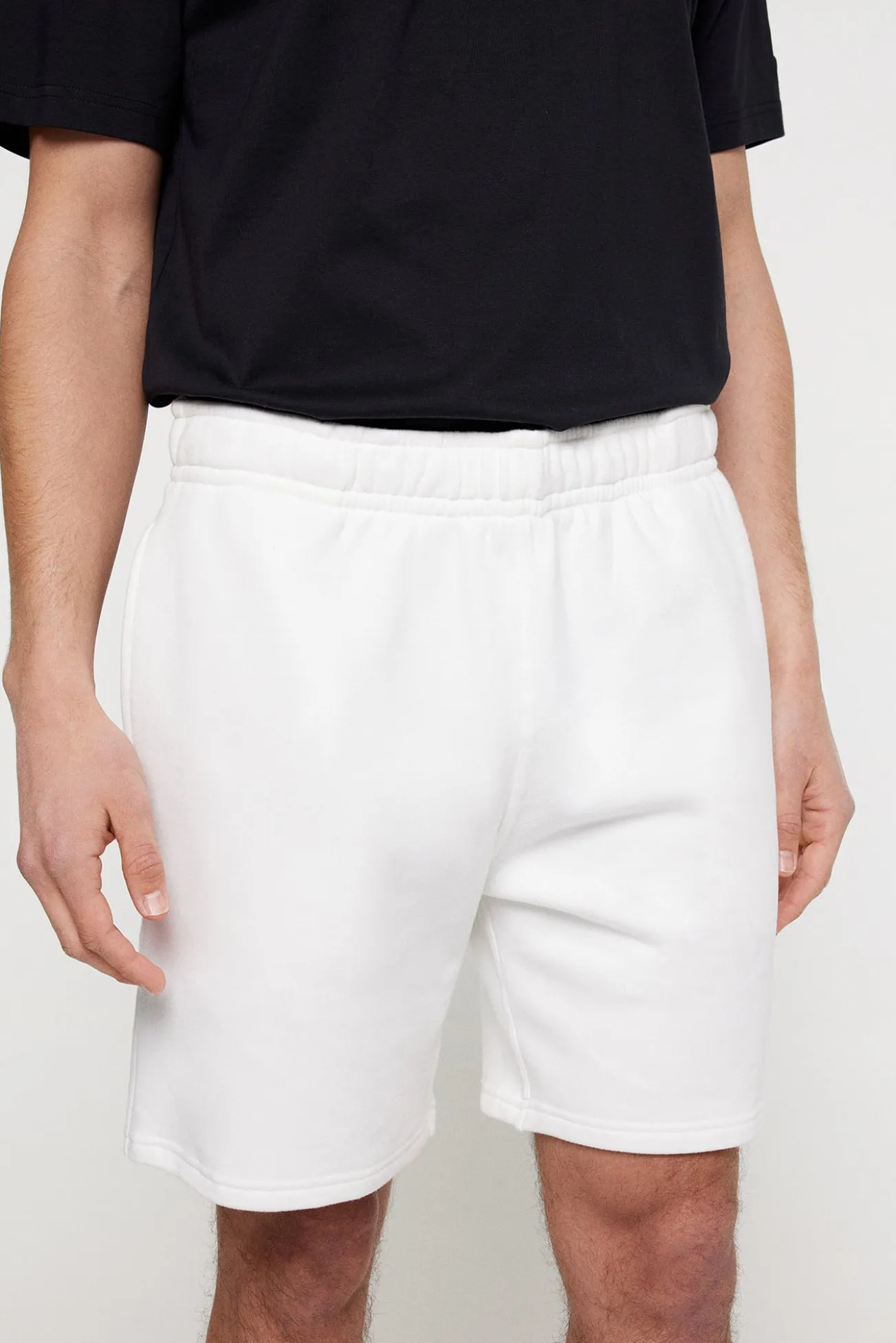SPORTSWEAR EMBOSS LOOSE SHORT