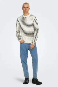 Strick- Herrenpullover mit regular fit.