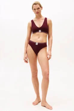 Sutiã bralette canelado com elástico e logo