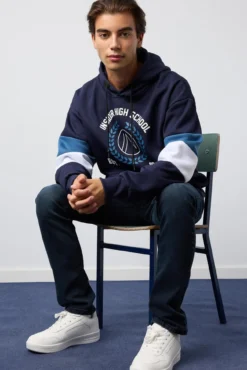 Sweatshirt com bloco colorido