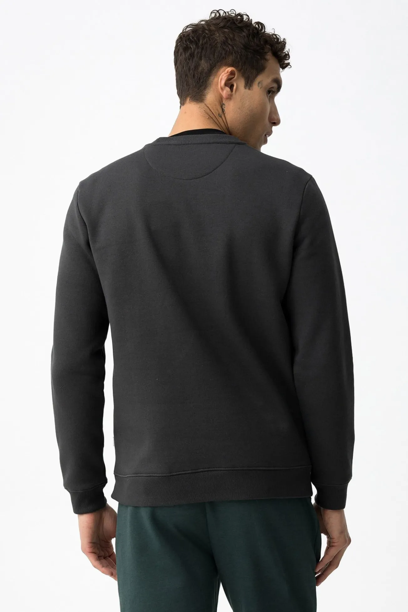 Sweatshirt com bordado
