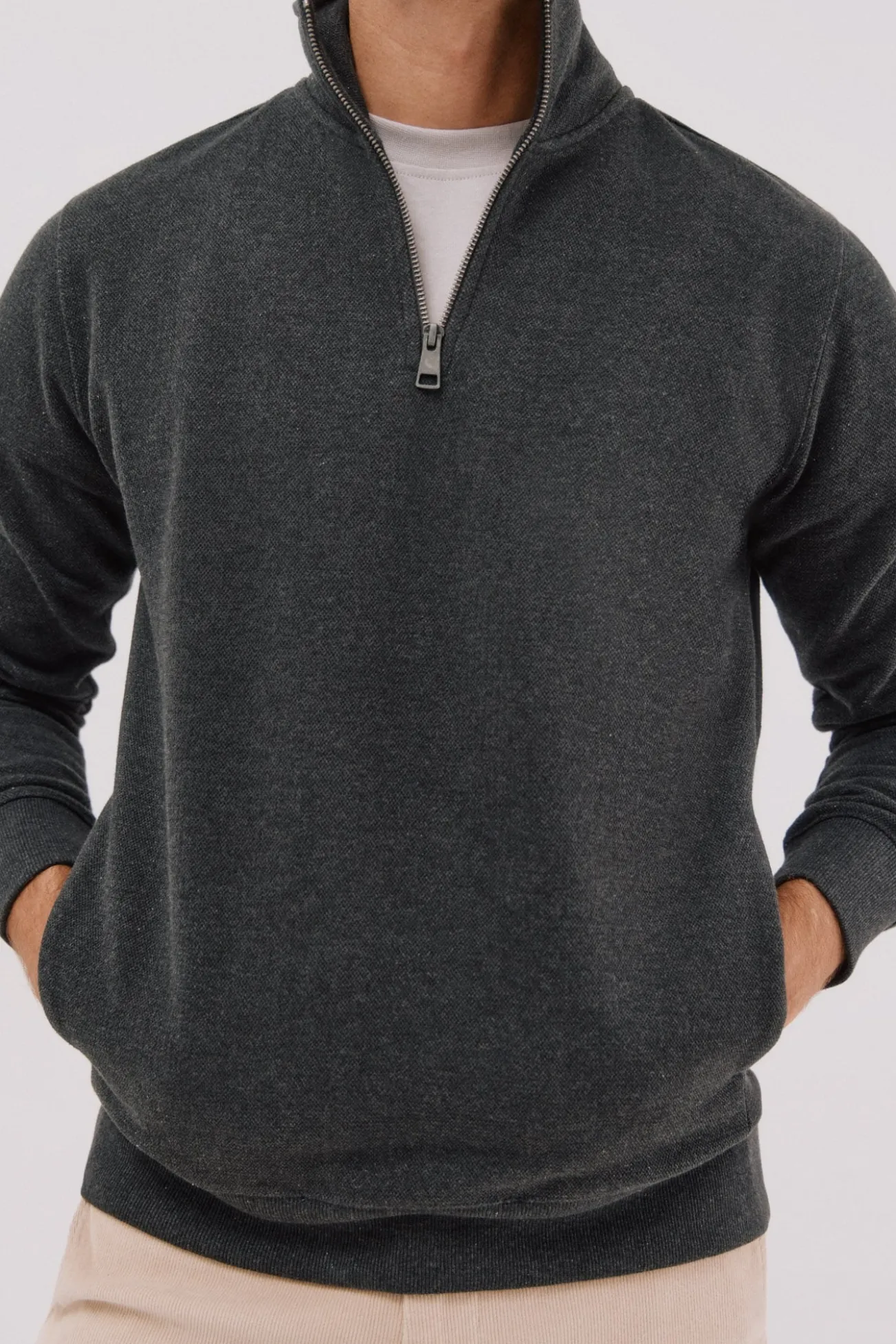 Sweatshirt com gola e fecho-éclair