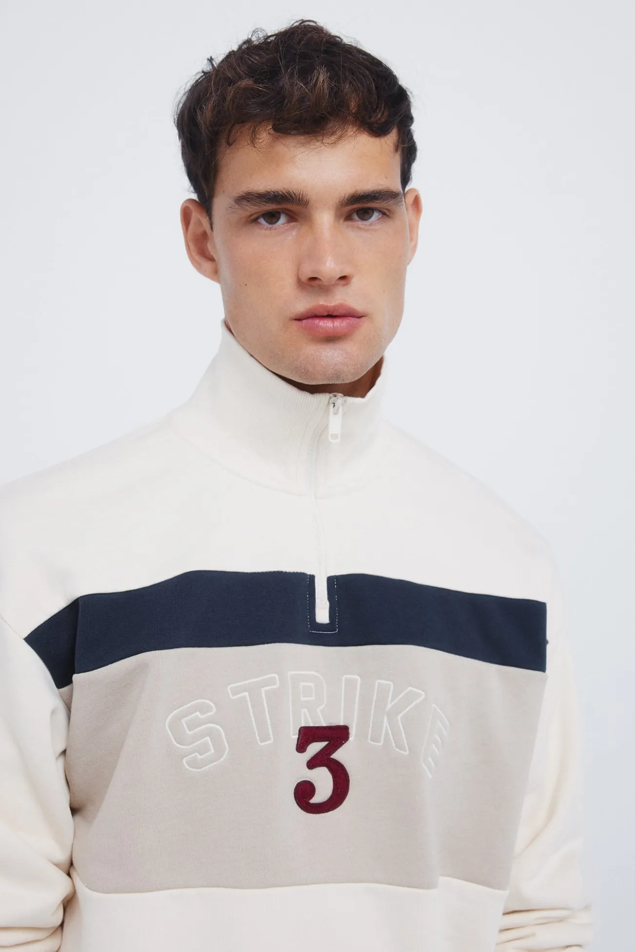 Sweatshirt Strike 3