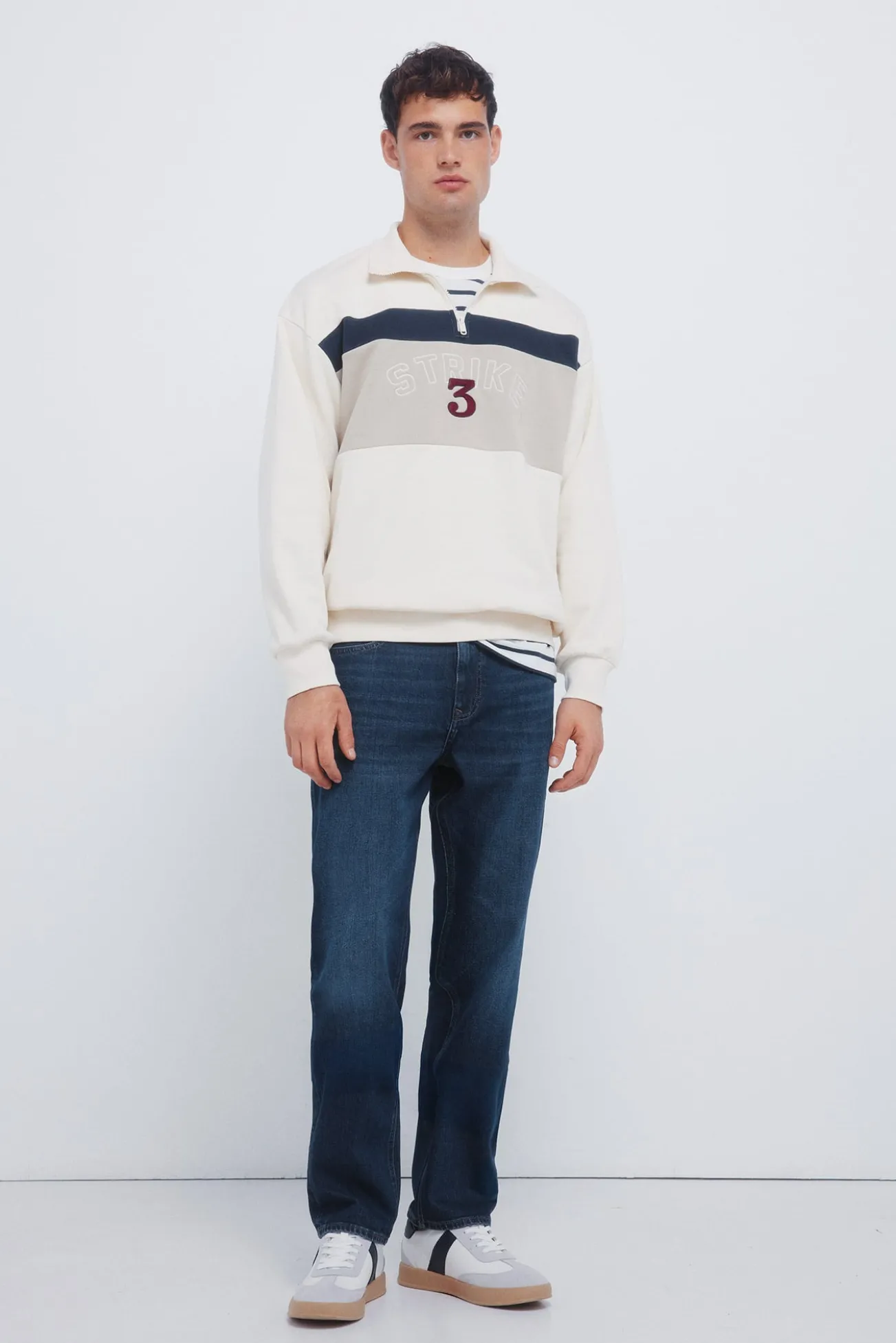 Sweatshirt Strike 3