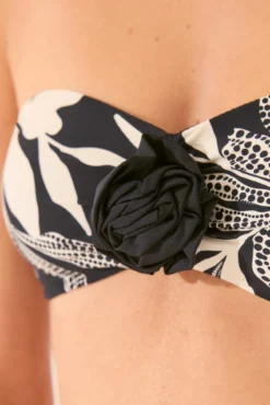 Top biquíni bandeau com estampado floral