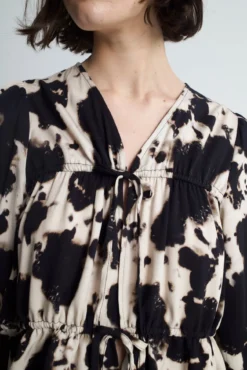 Top com estampado de laço