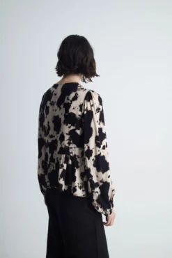 Top com estampado de laço