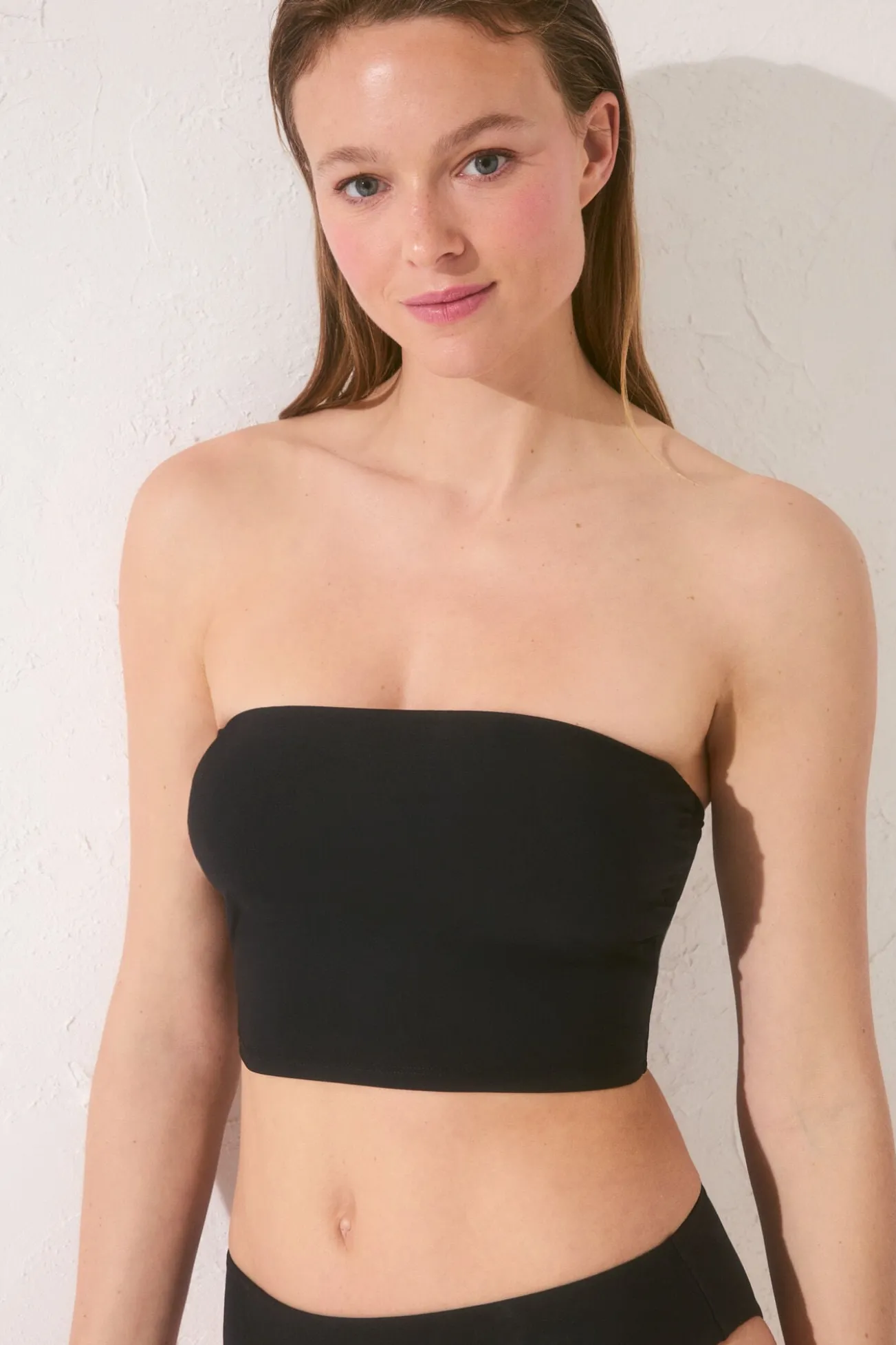 Top cropped cai-cai preto