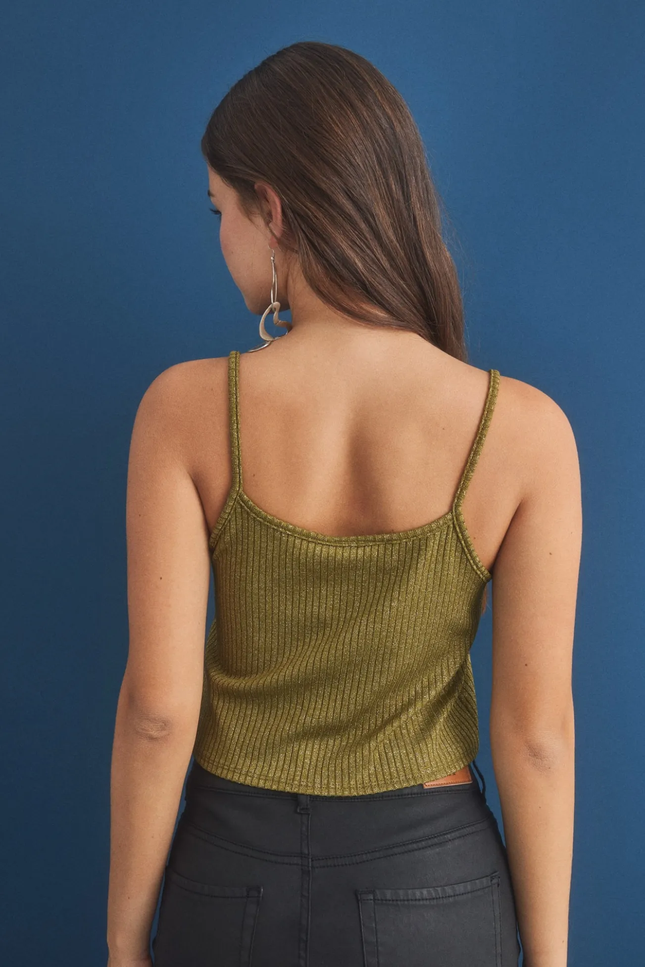 top cropped com alças lurex cáqui