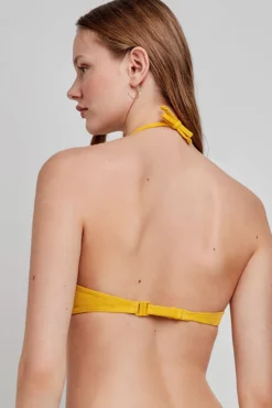 Top de biquíni amarelo sem aro e enchimento removível