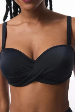 Top de biquíni preto sem aro e alças removíveis