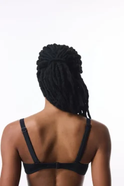 Top de biquíni preto sem aro e alças removíveis