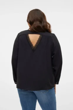 Top de renda plus size nas costas