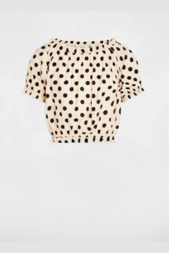 Top fluido com gola bardot