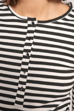 T-shirt amamentação canelada às riscas