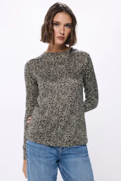 T-shirt botões ombro