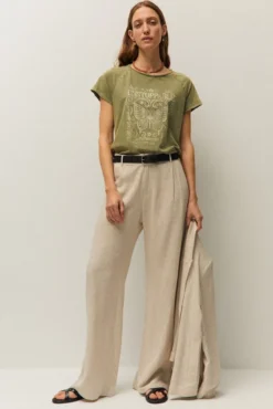 T-shirt com estampado de borboleta