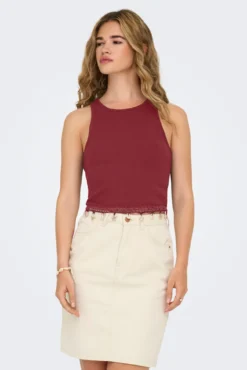 T-shirt crop sem mangas