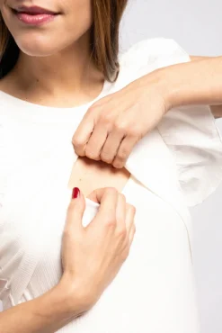 T-shirt de amamentação com folhos nas mangas