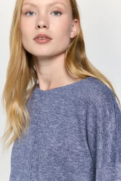 T-shirt de manga manga com gola redonda e toque suave