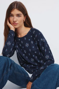 T-shirt estampada combinada
