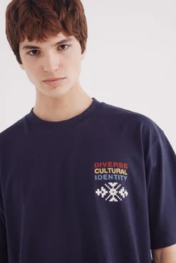 T-shirt estampagem étnico