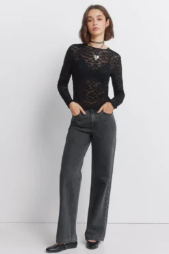T-shirt flor de renda