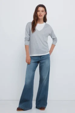 T-shirt gola em V