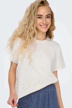 T-shirt manga curta bordada