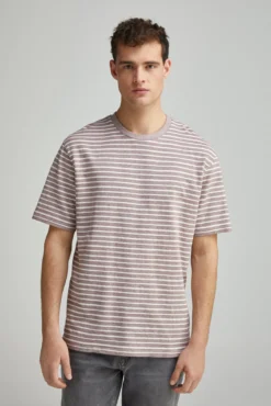 T-shirt risca estrutura