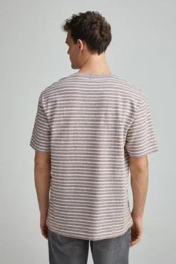 T-shirt risca estrutura