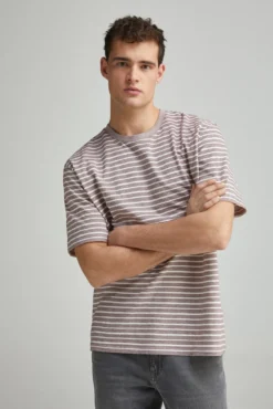 T-shirt risca estrutura