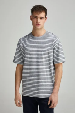 T-shirt risca estrutura