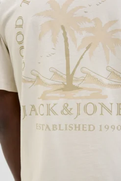 T-shirt slim com estampado nas costas