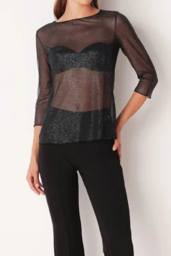 T-shirt transparente com purpurinas