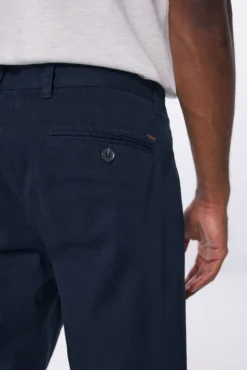 Vestido calças chino slim fit confortável