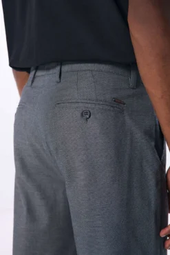 Vestido calças chino slim fit confortável