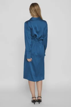 Vestido camiseiro acetinado