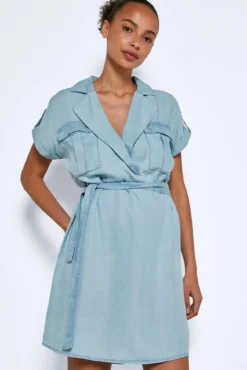 Vestido camiseiro curto