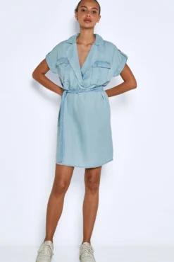 Vestido camiseiro curto