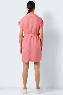 Vestido camiseiro curto