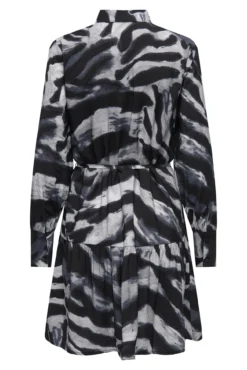 Vestido camiseiro de manga comprida