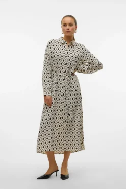 Vestido camiseiro midi