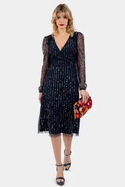 Vestido com decote cruzado