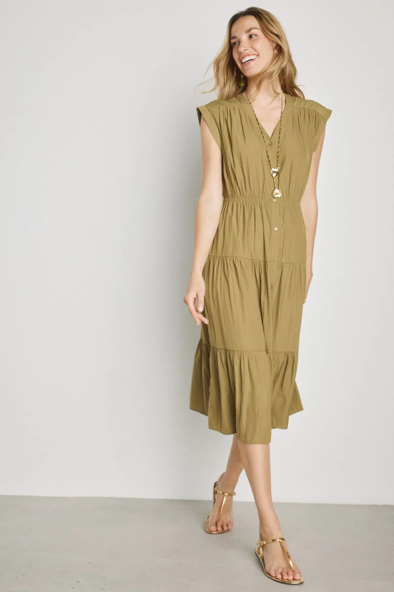 Vestido com decote em bico