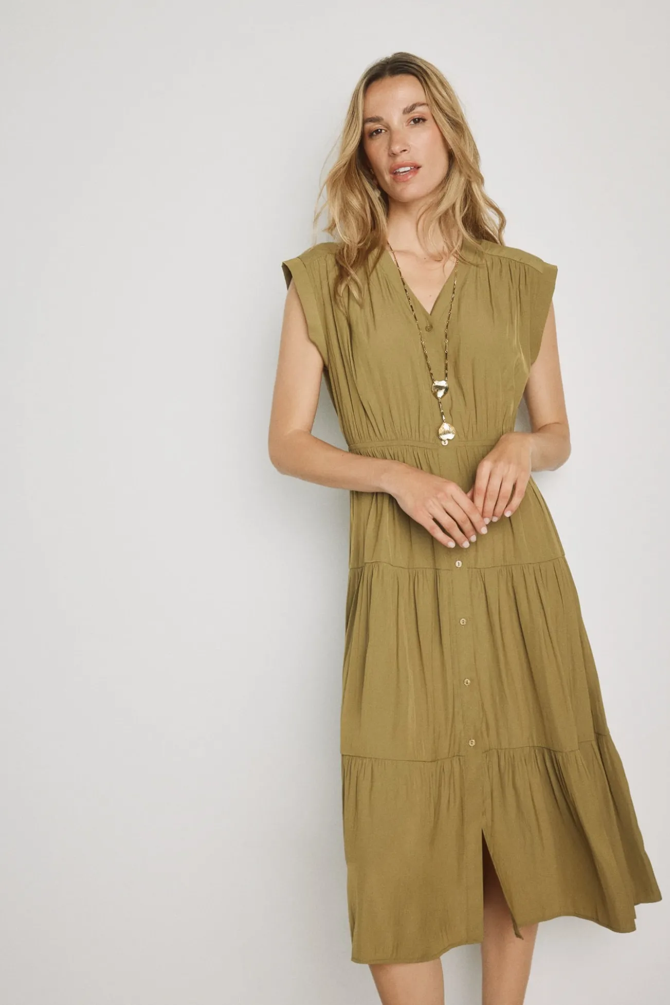 Vestido com decote em bico