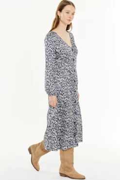 Vestido com estampa animal